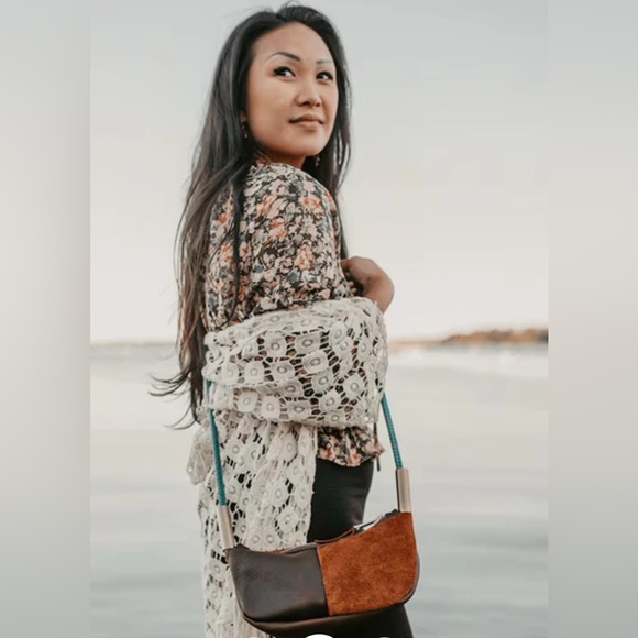 Wildwood Oyster Co. Brown Leather Zip Crossbody & Portland Leather Goods tassel